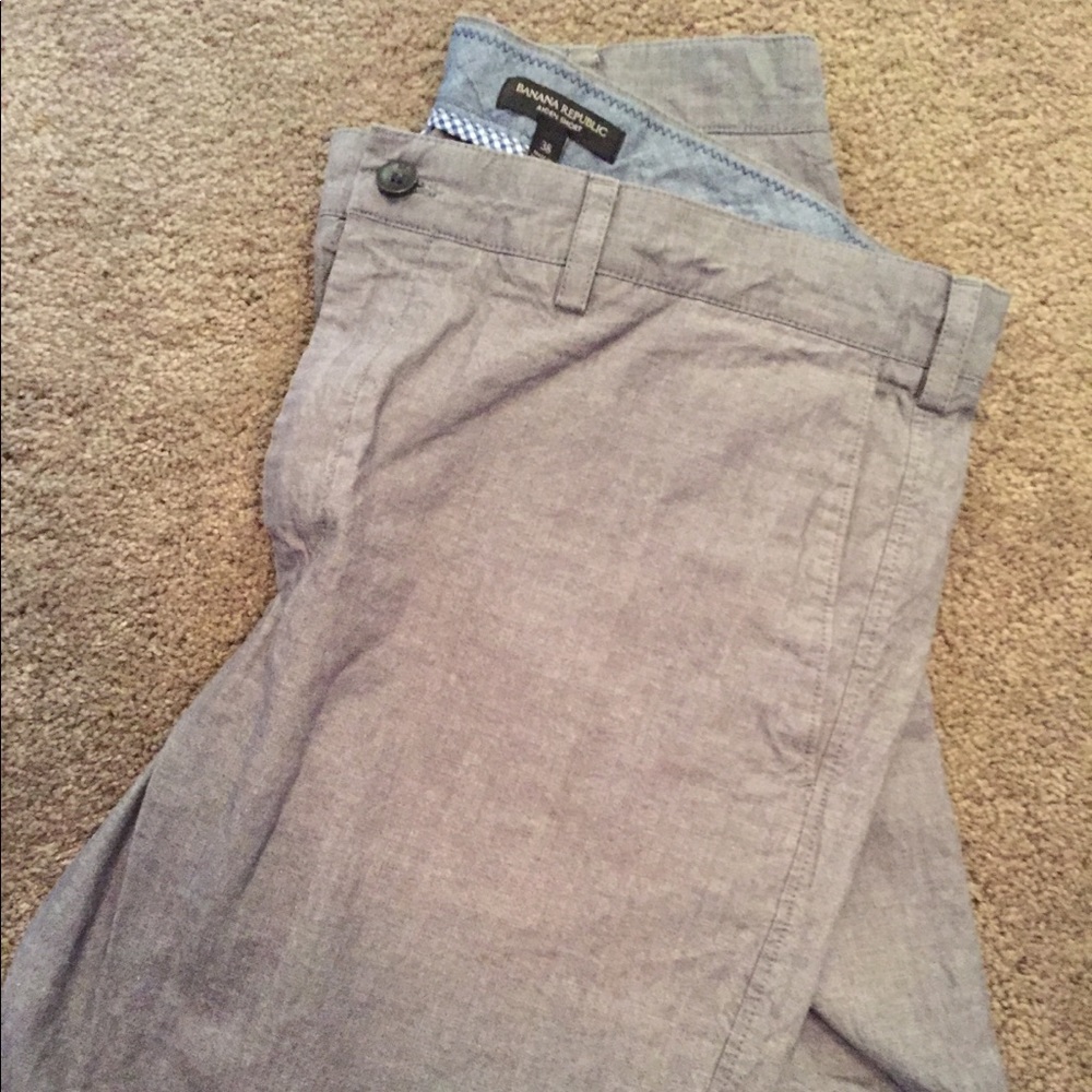 Banana Republic Men’s Chambray Flat Front Shorts